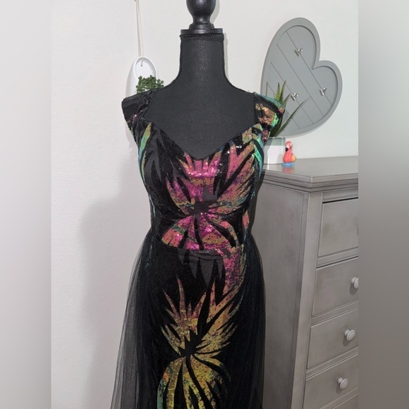 NWOT Off Shoulder Mesh Overlay Sequin Formal Gown - Picture 3 of 7